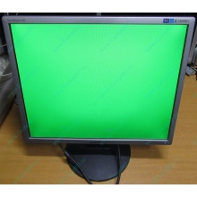 Монитор 19" Samsung SyncMaster 943N на экране малозаметные царапинки (Екатеринбург)